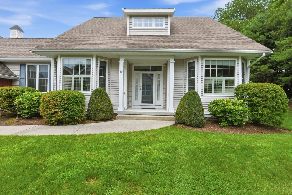 Unit for sale at 28 Braeburn Ln, Ashland, MA 01721