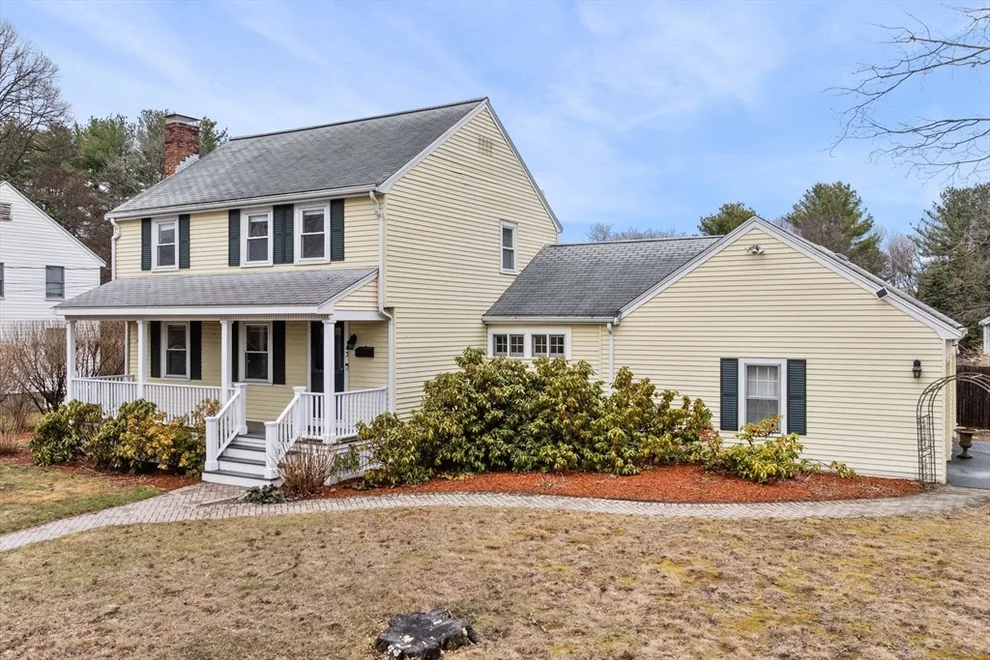Unit for sale at 43 Wakefield St, Reading, MA 01867