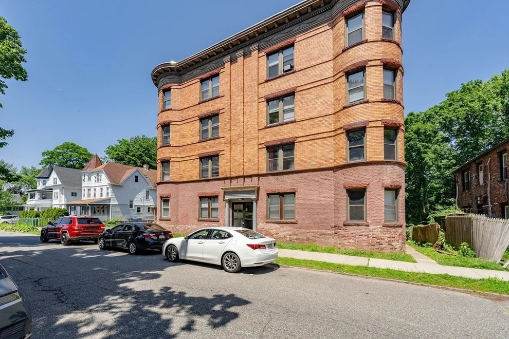 Unit for sale at 92 Woodside Ter, Springfield, MA 01108