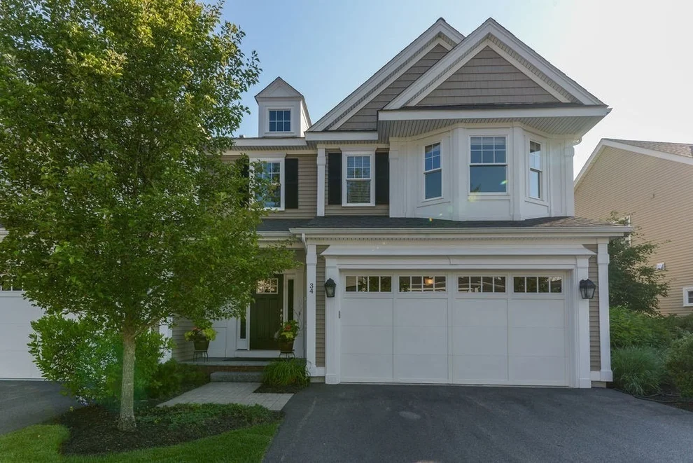 Unit for sale at 34 Brookview Rd, Franklin, MA 02038