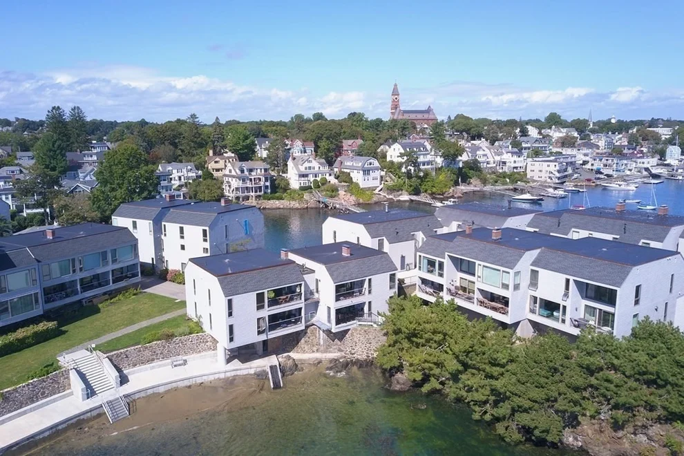 Unit for sale at 55 Brackett Pl, Marblehead, MA 01945
