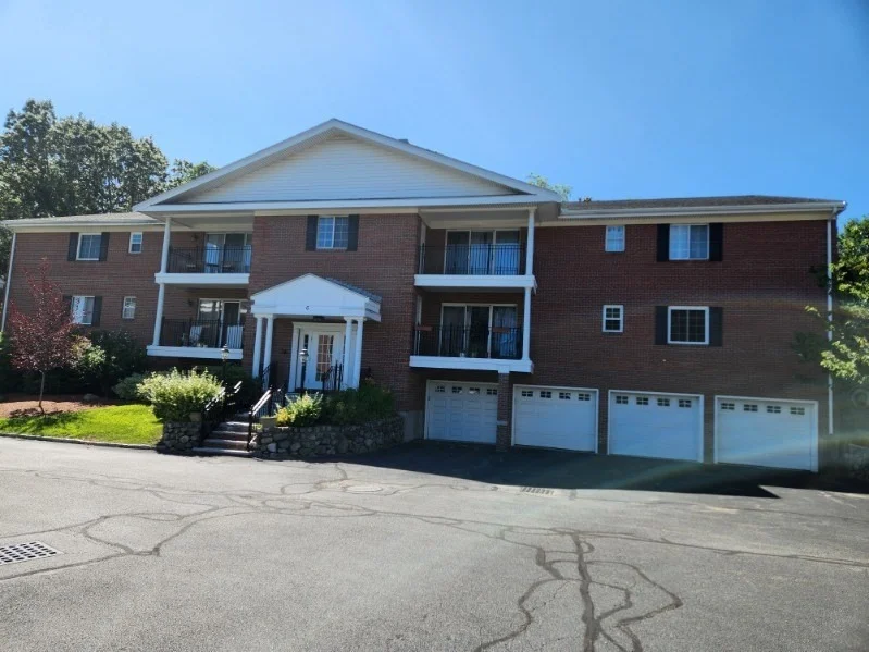 Unit for sale at 6 April Ln, Lexington, MA 02421