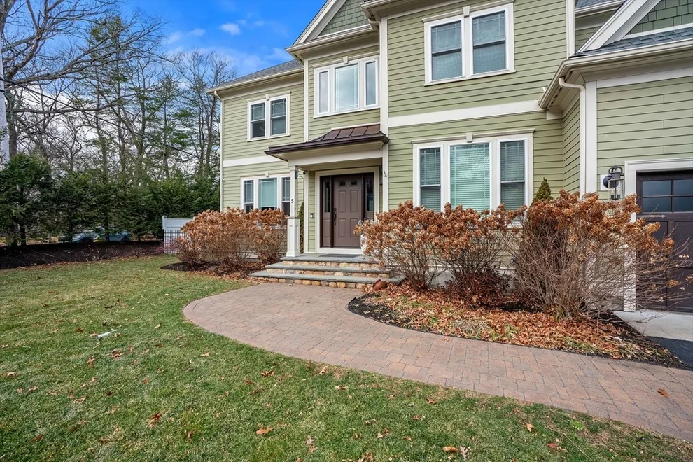 Unit for sale at 5 Homsy Lane, Needham, MA 02494