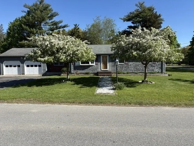 Unit for sale at 7 Villa Avenue, Swansea, MA 02777