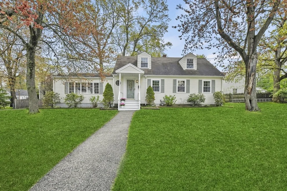 Unit for sale at 4 Courier St, Weymouth, MA 02190