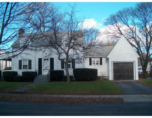 Unit for sale at 28 Oaklandvale Ave, Saugus, MA 01906