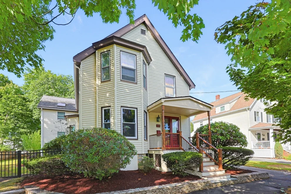 Unit for sale at 112 Greenwood Ave, Wakefield, MA 01880