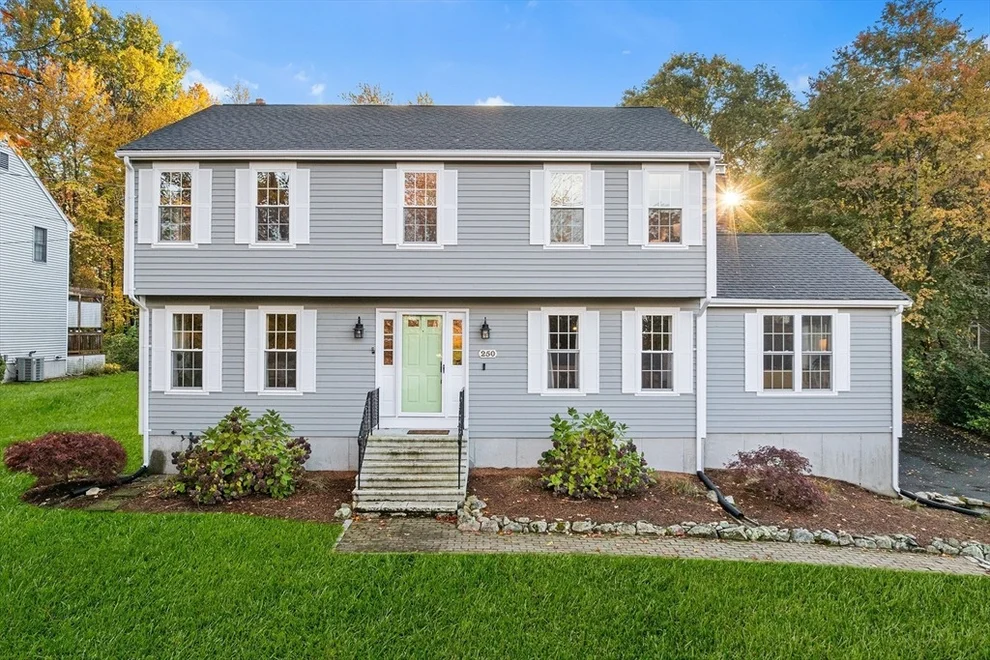 Unit for sale at 250 Congress St, Milford, MA 01757