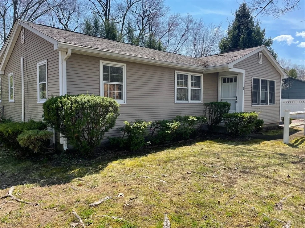 Unit for sale at 25 Piper Cross Rd, West Springfield, MA 01089