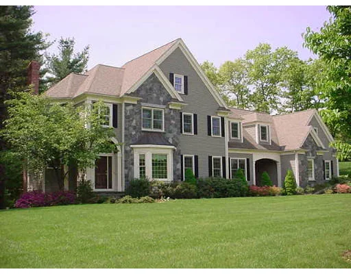Unit for sale at 8 Trailside Way, Norfolk, MA 02056