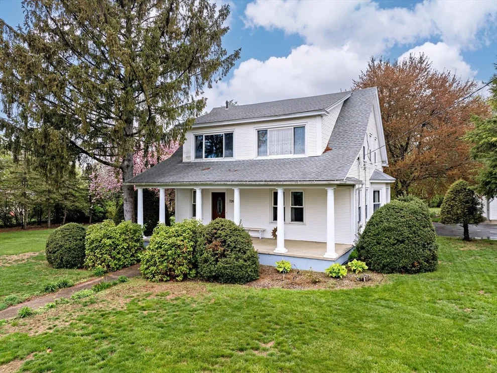 Unit for sale at 726 Amostown Rd, West Springfield, MA 01089
