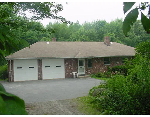 Unit for sale at 5 Peterof Cir, Andover, MA 01810