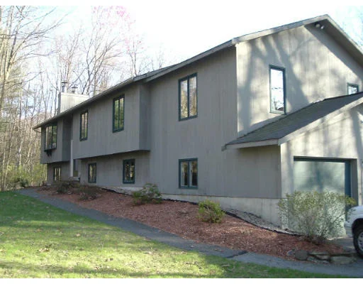 Unit for sale at 5 Oak Hill Circle, Atkinson, NH 03811