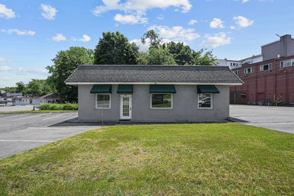 Unit for sale at 235 Taunton Ave, Seekonk, MA 02771