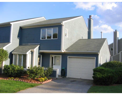 Unit for sale at 54 Oakwood Ln, Worcester, MA 01604