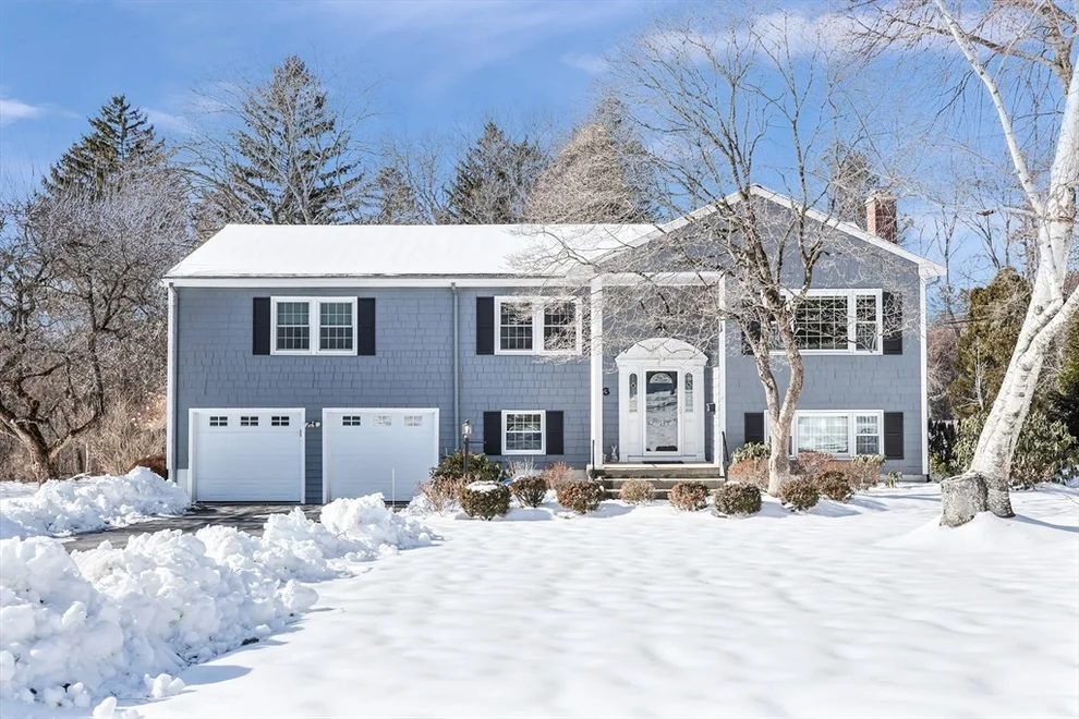 Unit for sale at 3 Vaillencourt Dr, Framingham, MA 01701