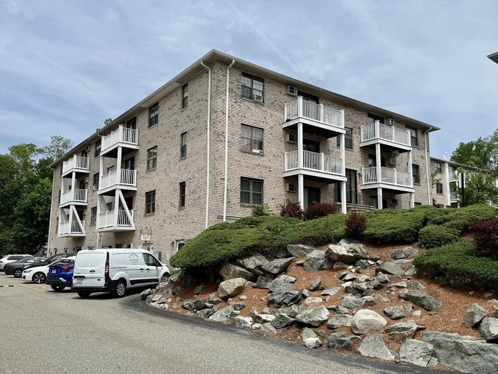 Unit for sale at 22 Kenmar Dr, Billerica, MA 01821