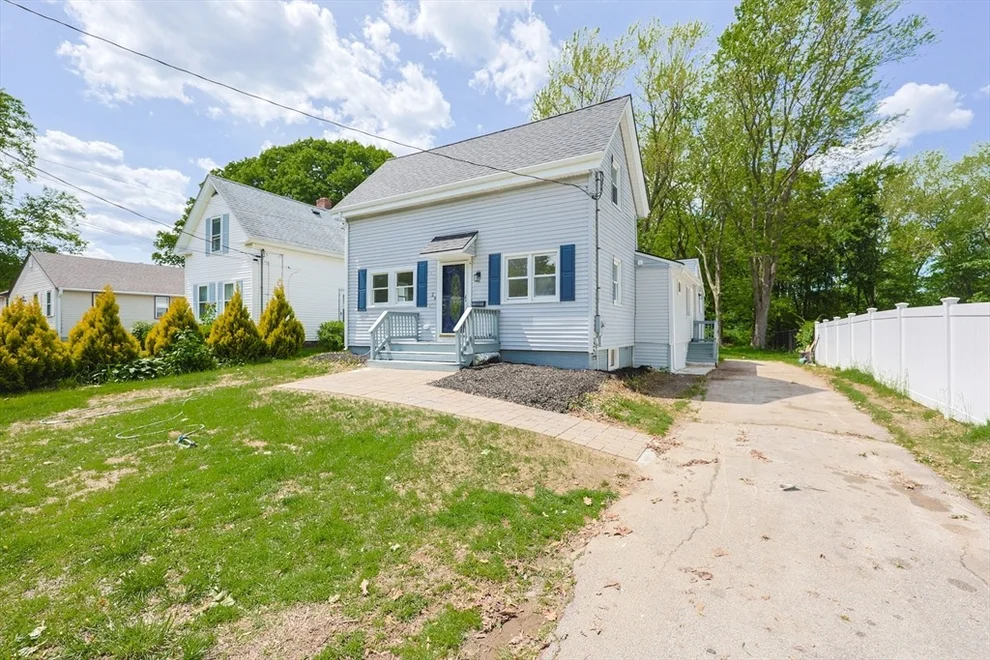 Unit for sale at 28 Custer St, Rockland, MA 02370