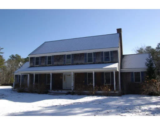 Unit for sale at 8 Ryans Way, Oak Bluffs, MA 02557