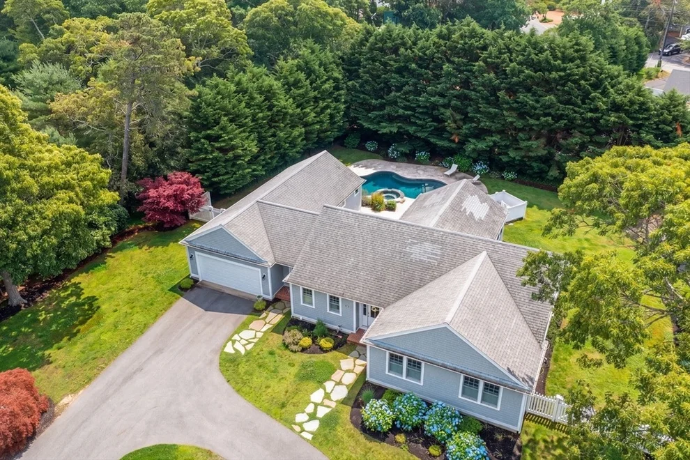 Unit for sale at 234 Round Cove Rd, Chatham, MA 02633