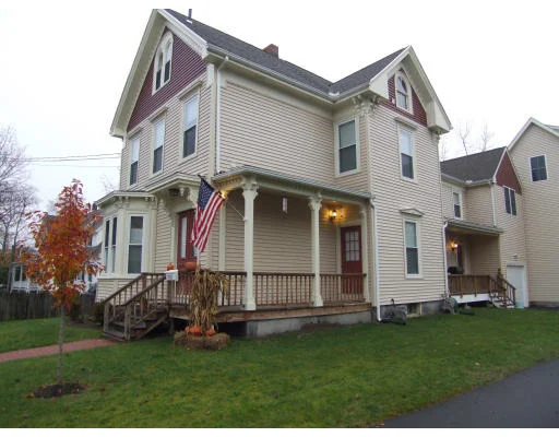Unit for sale at 4 Forest Ave, Natick, MA 01760