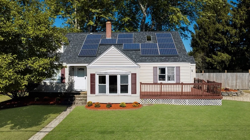 Unit for sale at 17 Dutton St, Worcester, MA 01610