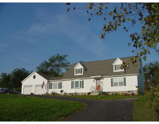 Unit for sale at 376 Dugg Hill Road, Woodstock, CT 06281