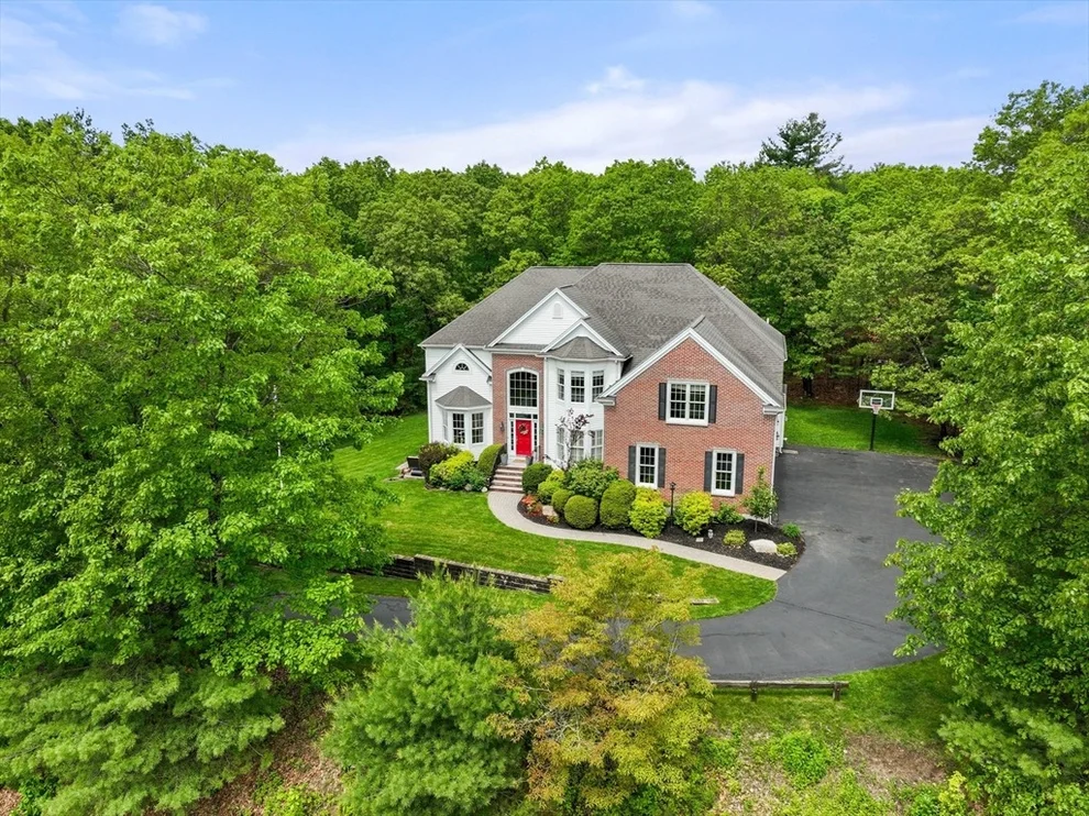 Unit for sale at 38 Blueberry Ln, Franklin, MA 02038