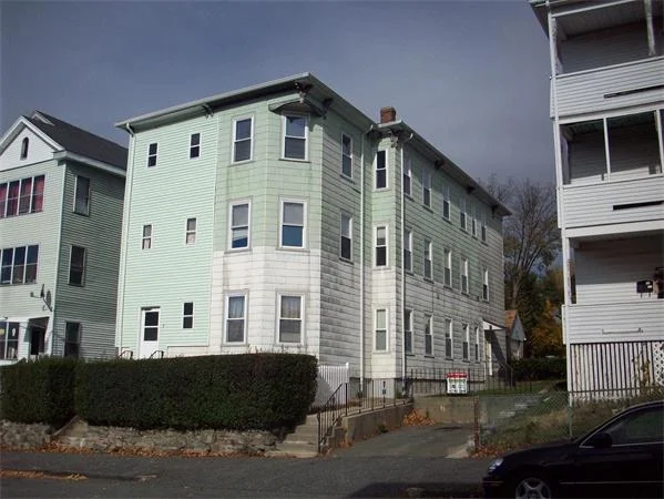 Unit for sale at 5 Dartmouth Street, Worcester, MA 01604
