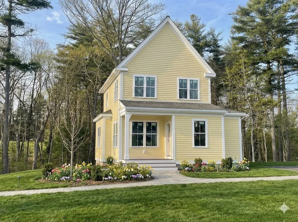 Unit for sale at 9 Kay's Walk, Carlisle, MA 01741