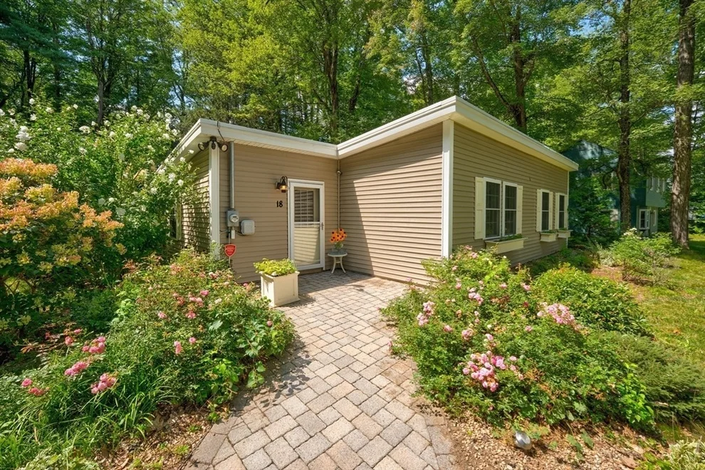 Unit for sale at 18 Woodland Dr, Lunenburg, MA 01462