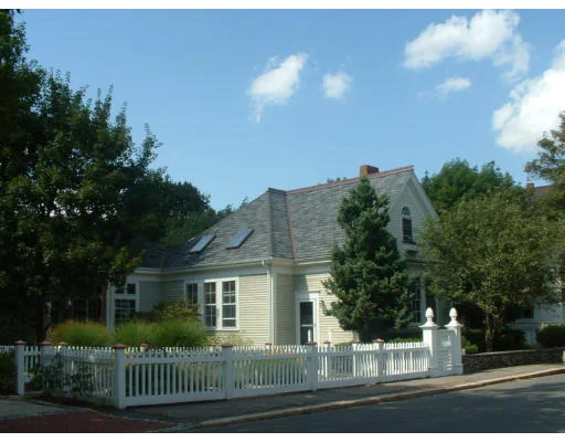 Unit for sale at 9 Green St, Kingston, MA 02364