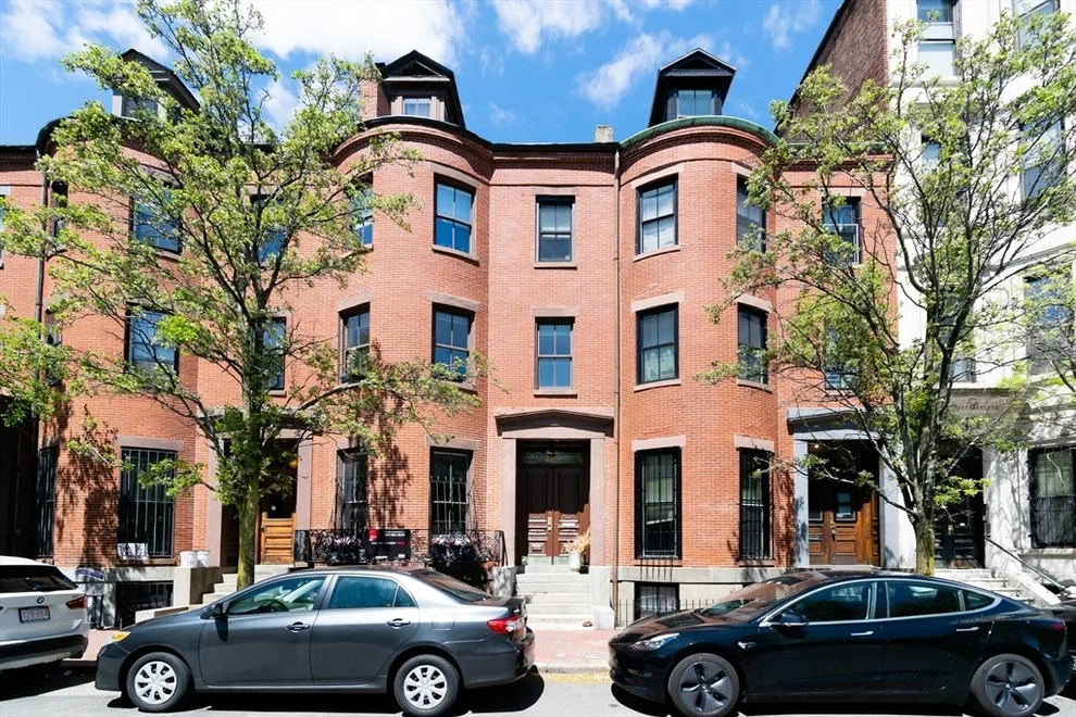 Unit for sale at 427 Shawmut Ave, Boston, MA 02113