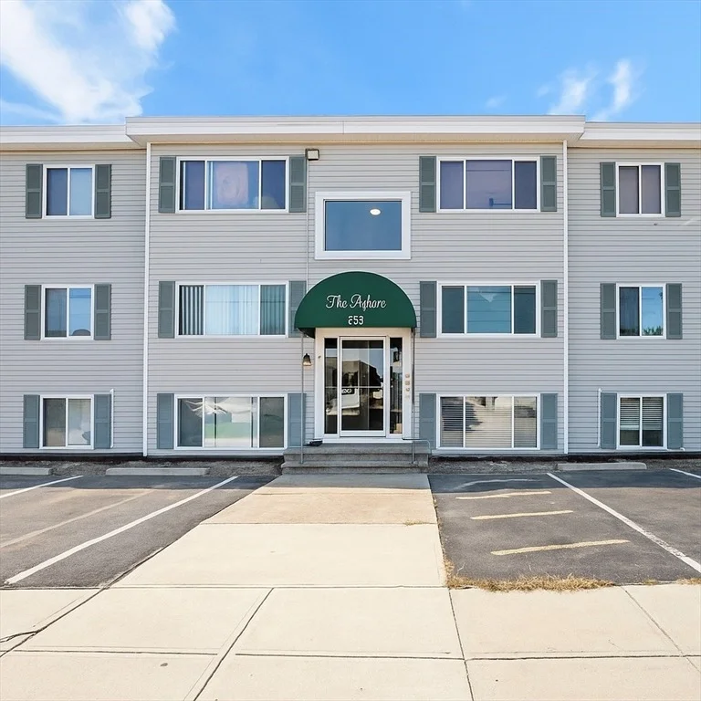 Unit for sale at 239 Glasgow, Fall River, MA 02721