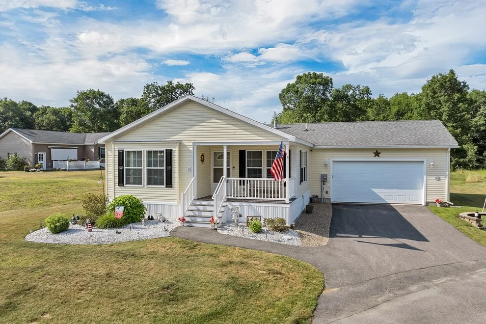Unit for sale at 10 Ashleigh Way, Rochester, NH 03867