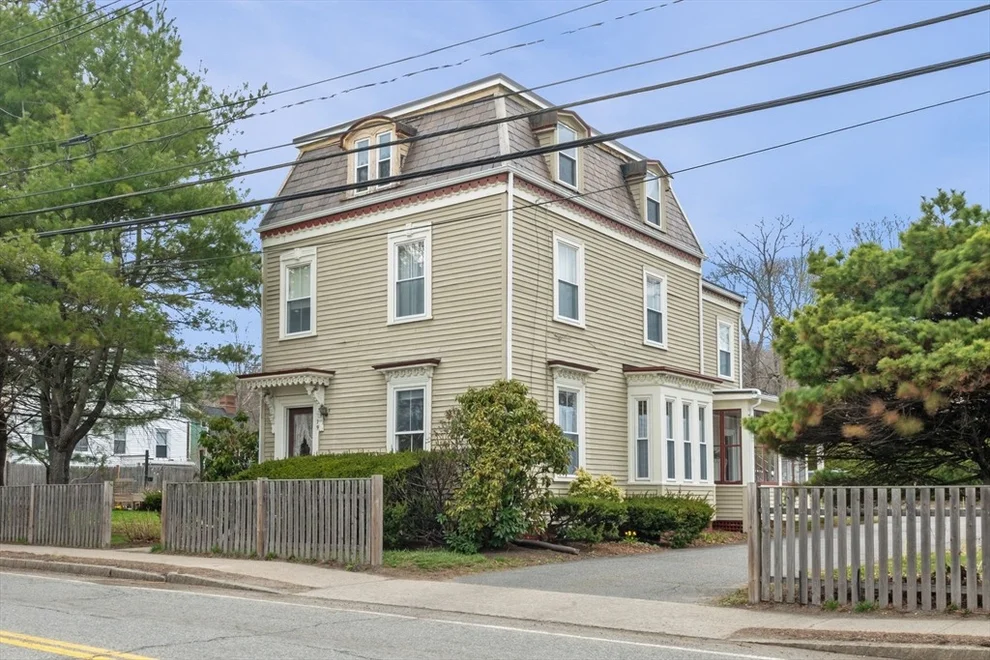 Unit for sale at 79 Central St, Ipswich, MA 01938