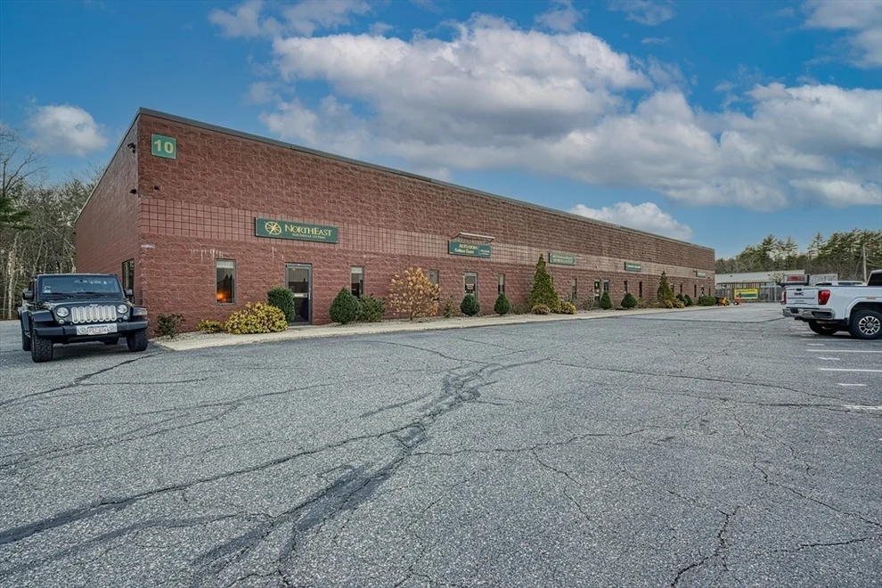 Unit for sale at 10 Bedford Park, Bridgewater, MA 02324