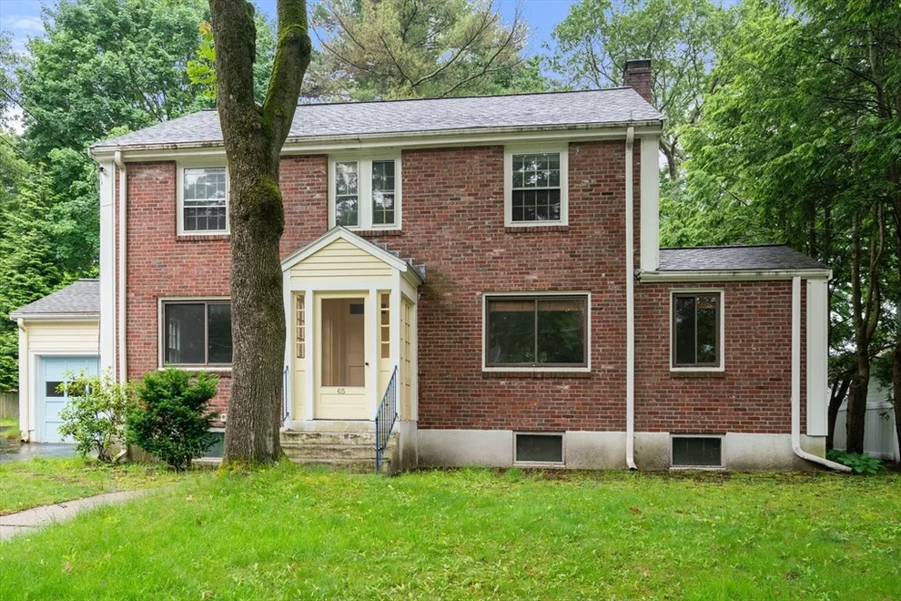 Unit for sale at 65 Kirkstall Rd, Newton, MA 02460
