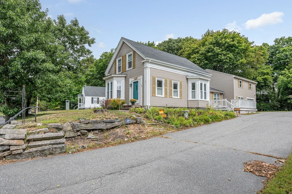 Unit for sale at 115 Sladen St, Dracut, MA 01826