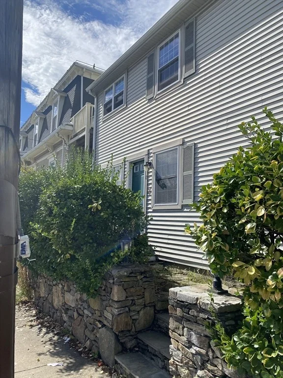 Unit for sale at 8A Elm St, Framingham, MA 01701