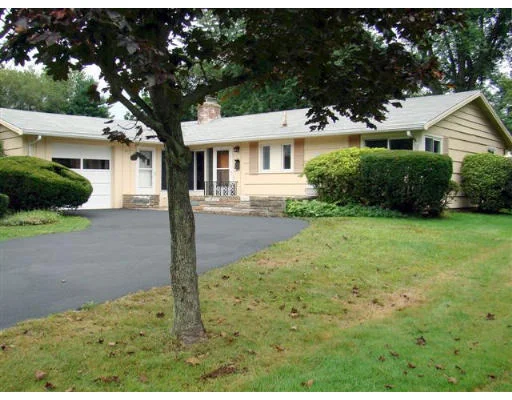 Unit for sale at 50 Lohnes Rd, Framingham, MA 01701