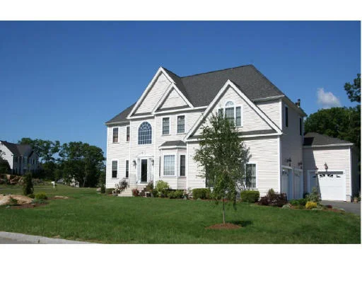 Unit for sale at 2 Country Club Ln, Hopedale, MA 01747