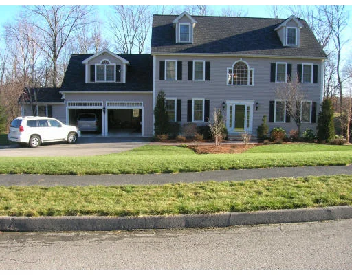 Unit for sale at 27 Blackthorn Rd, Shrewsbury, MA 01545