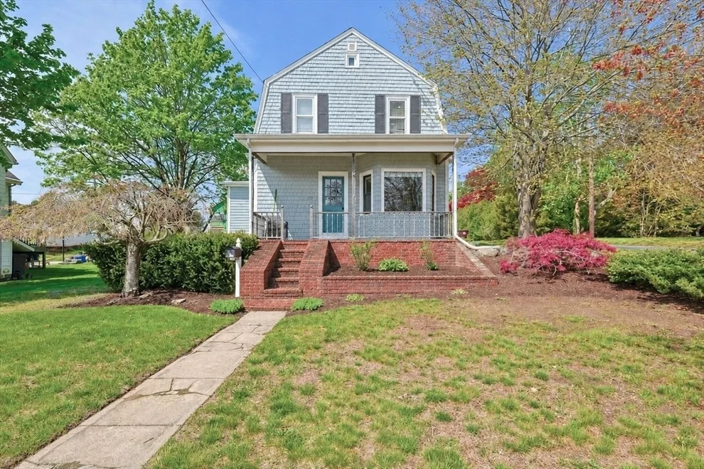 Unit for sale at 97 Middle Rd, Acushnet, MA 02743