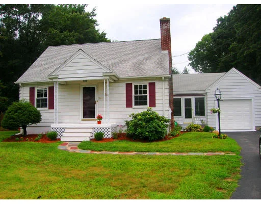 Unit for sale at 364 South Main Street, Hopedale, MA 01747