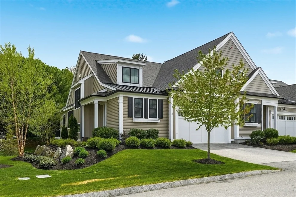 Unit for sale at 11 Baiting Brook Rd, Framingham, MA 01701