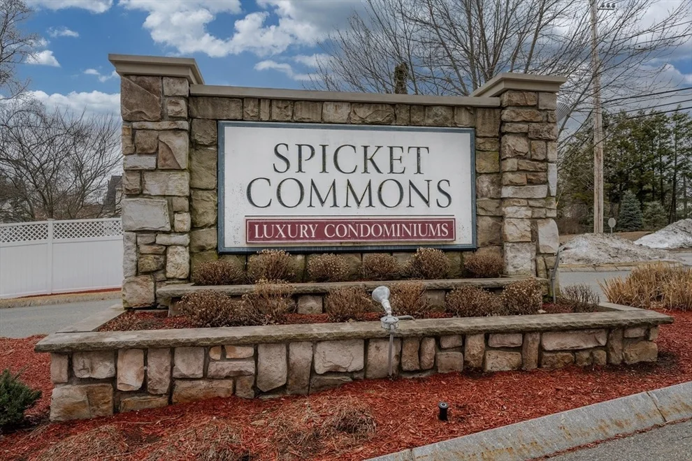 Unit for sale at 23 Hampshire Rd, Methuen, MA 01844