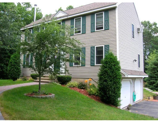 Unit for sale at 41 Peaslee Crossing Rd, Newton, NH 03858