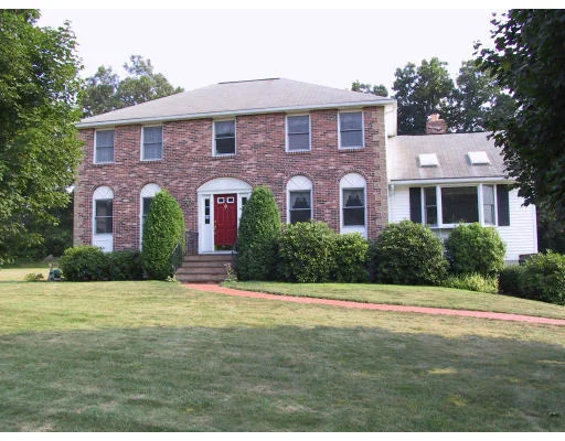 Unit for sale at 1 Overlook Dr, Franklin, MA 02038