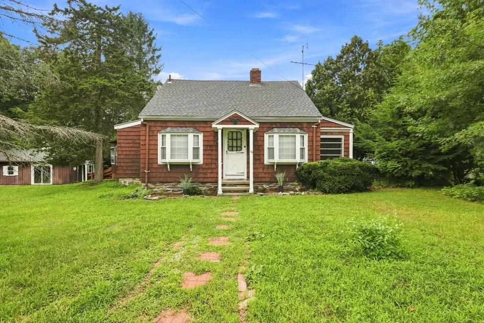 Unit for sale at 66 Charlton St, Oxford, MA 01540